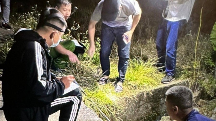 Dao mo, trom hai cot de doi tien chuoc hinh anh