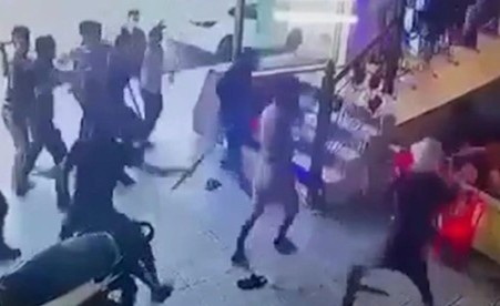 Lo nguyen nhan nhom giang ho chem nguoi toi tap o quan karaoke hinh anh