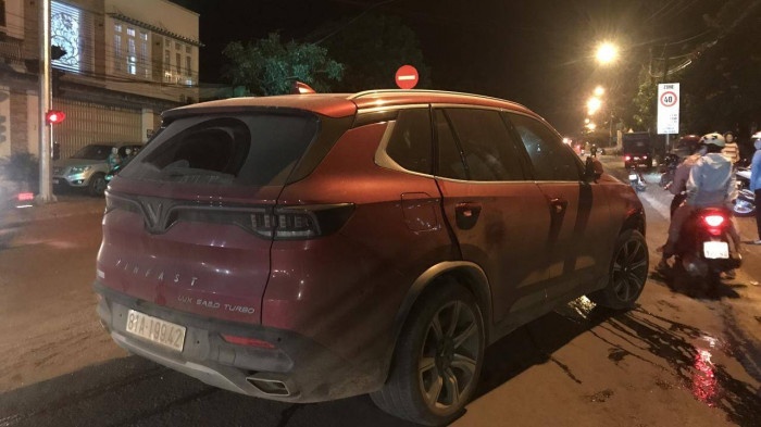 Vu xe hop tong lien hoan o Pleiku: Mot nan nhan tu vong hinh anh