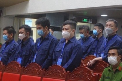 Gia dinh trum buon xang lau khac phuc 5 ty dong hinh anh