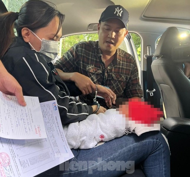 mua ban tre em anh 1