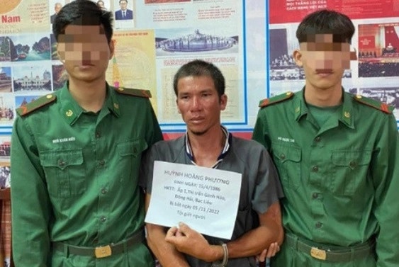 Xay ra mau thuan khi an nhau tren tau, mot thuyen vien bi dam tu vong hinh anh
