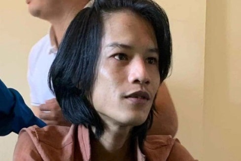 Bat giu Hieu 'toc dai' chuyen lua dao qua mang hinh anh