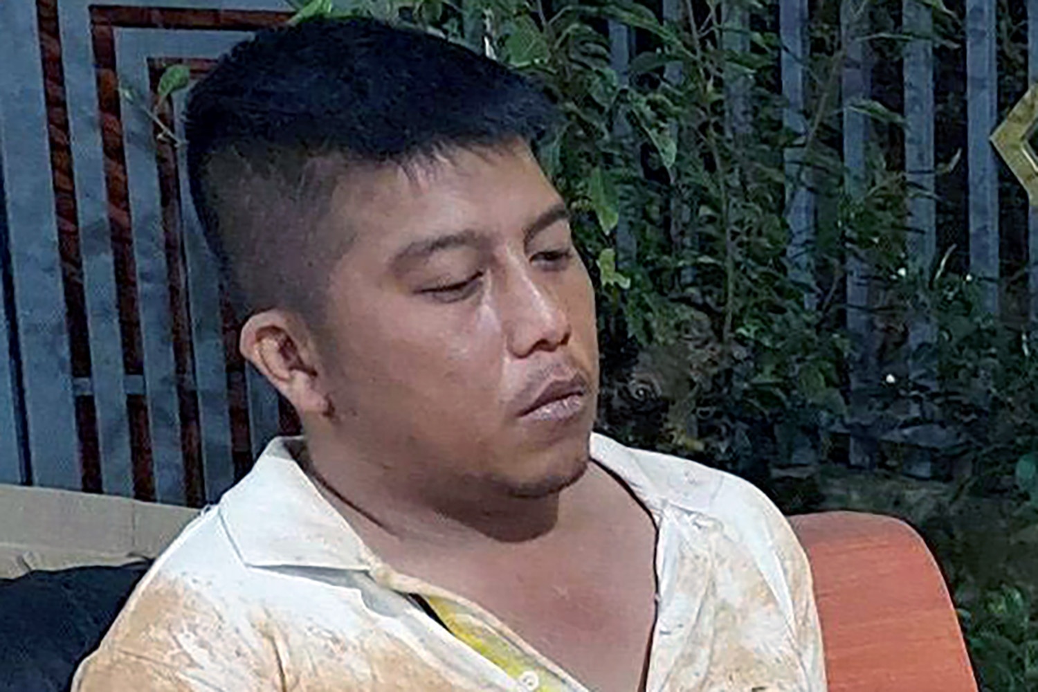 Canh sat vay bat 4 nguoi cho hon 1,7 tan phao lau hinh anh