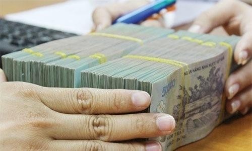 Tam dinh chi cong tac trung uy cong an bi to lua dao mot ty dong hinh anh