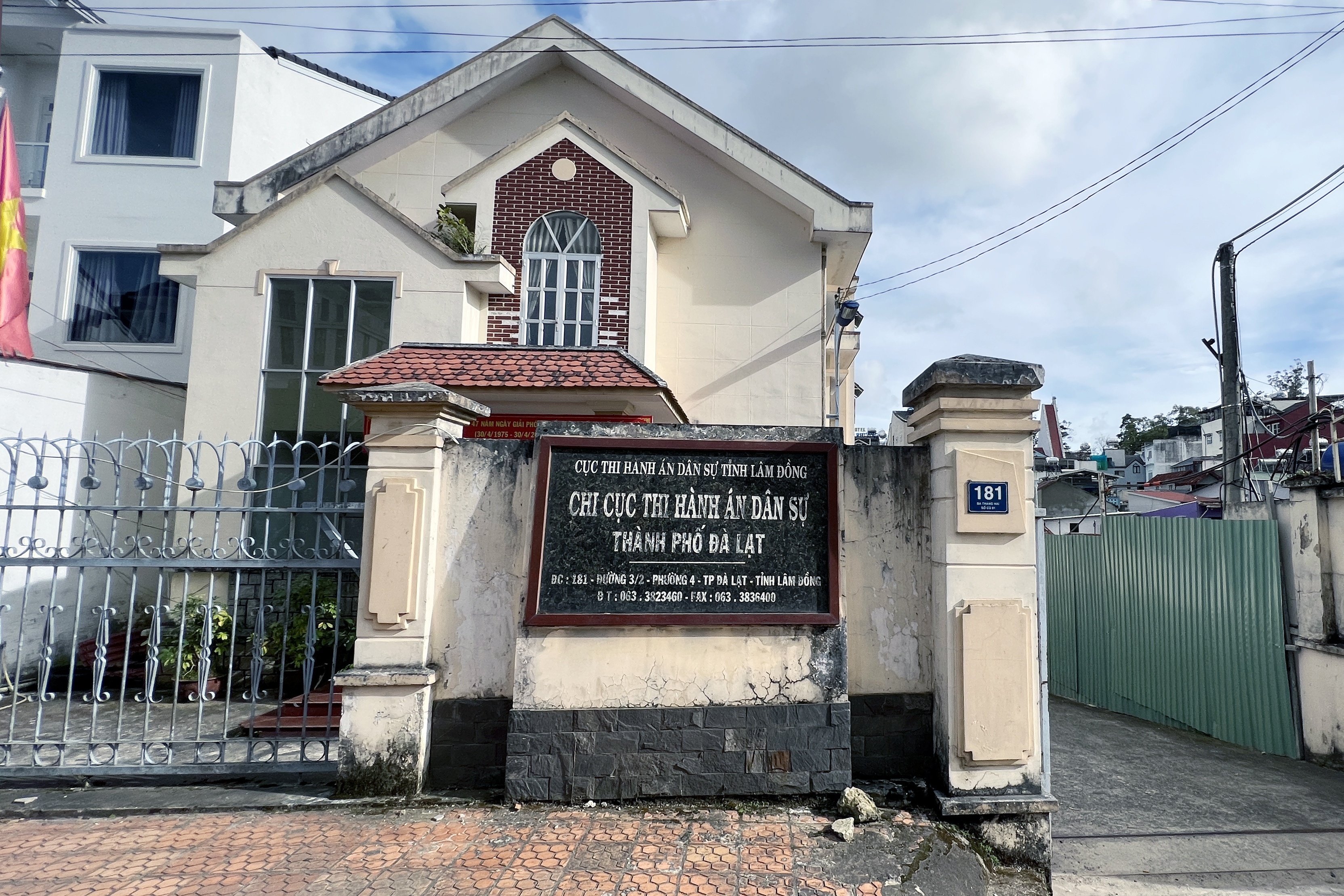 cán bộ ở Đà Lạt ảnh 1 can bo o Da Lat anh 1