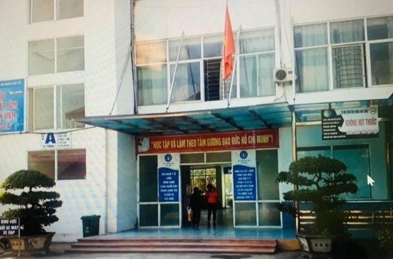 Khoi to giam doc Trung tam Y te huyen sai pham mua kit test chong dich hinh anh