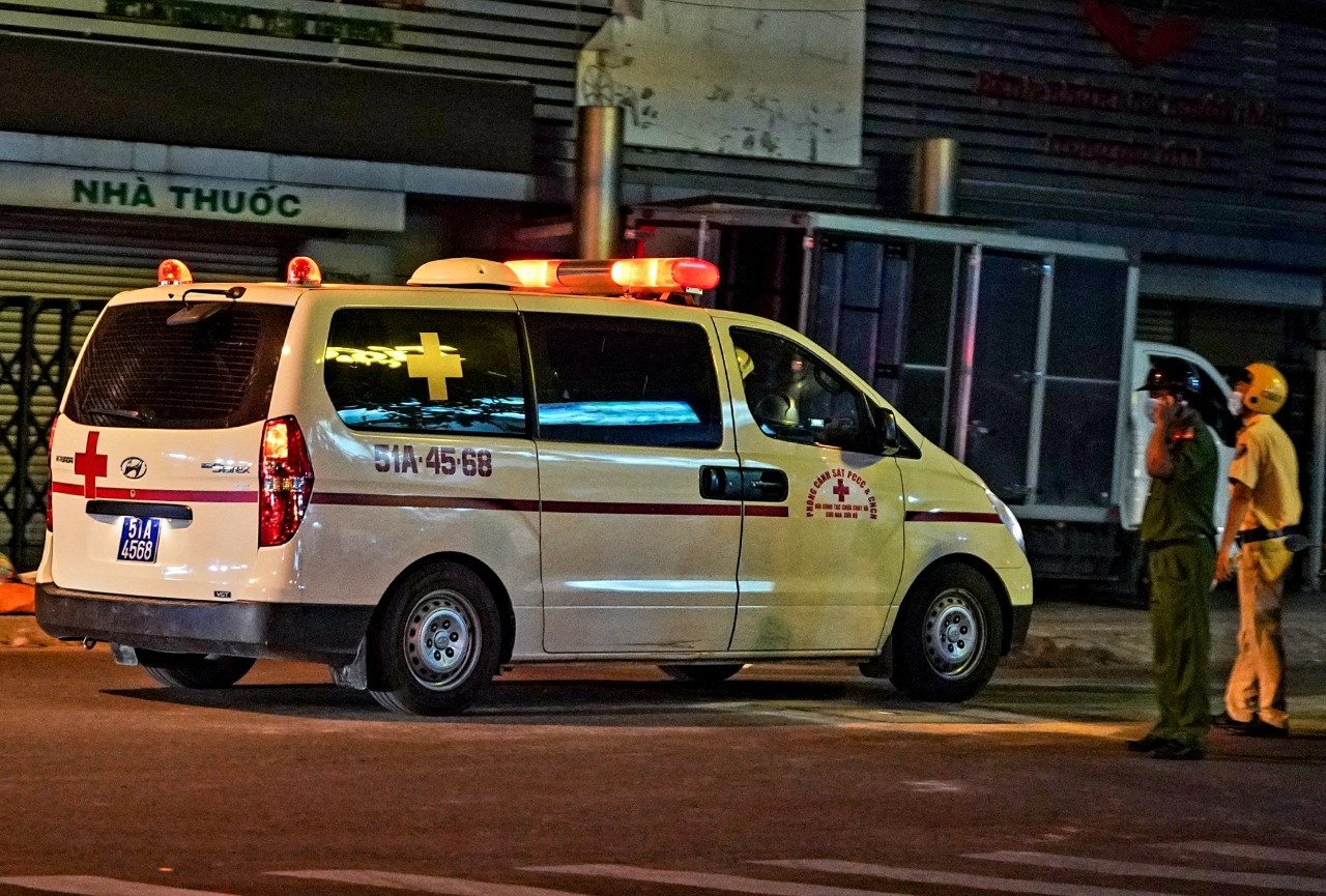 Nhau say, nghich tu danh cha, xo me tu vong hinh anh