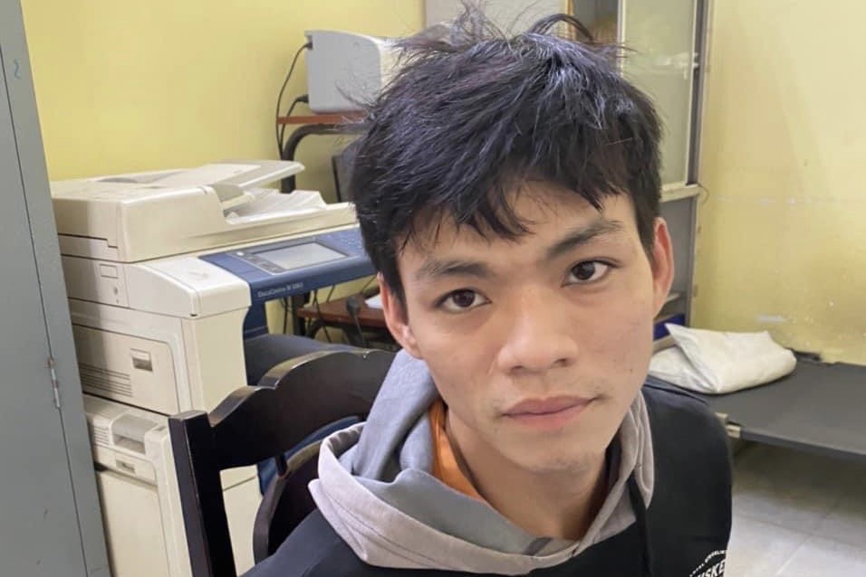 Bat khan cap thanh nien dung dao cua co nguoi di duong cuop tai san hinh anh