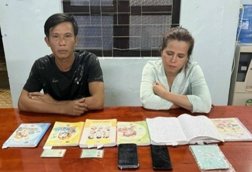 Cap vo chong cho vay tien voi lai suat 365% moi nam hinh anh