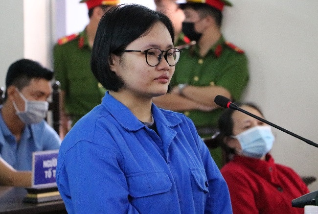 Xet xu nu sinh dau doc cha bang xyanua hinh anh