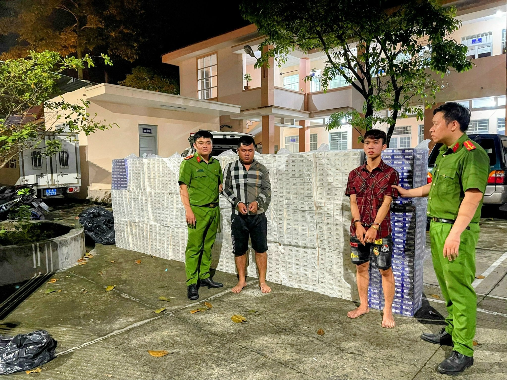 Tam giam thanh nien anh 1