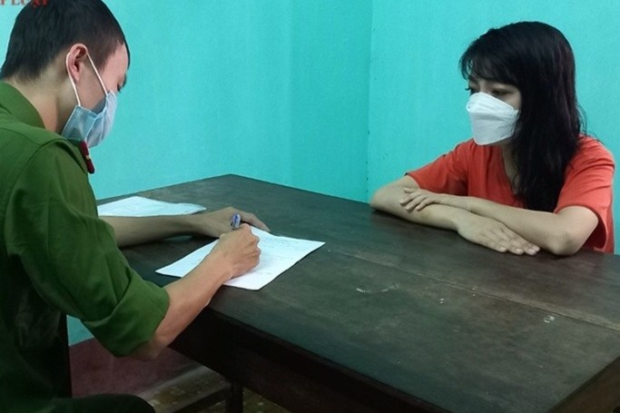 Bat qua tang nguoi phu nu moi gioi ban dam gia 4 trieu dong hinh anh