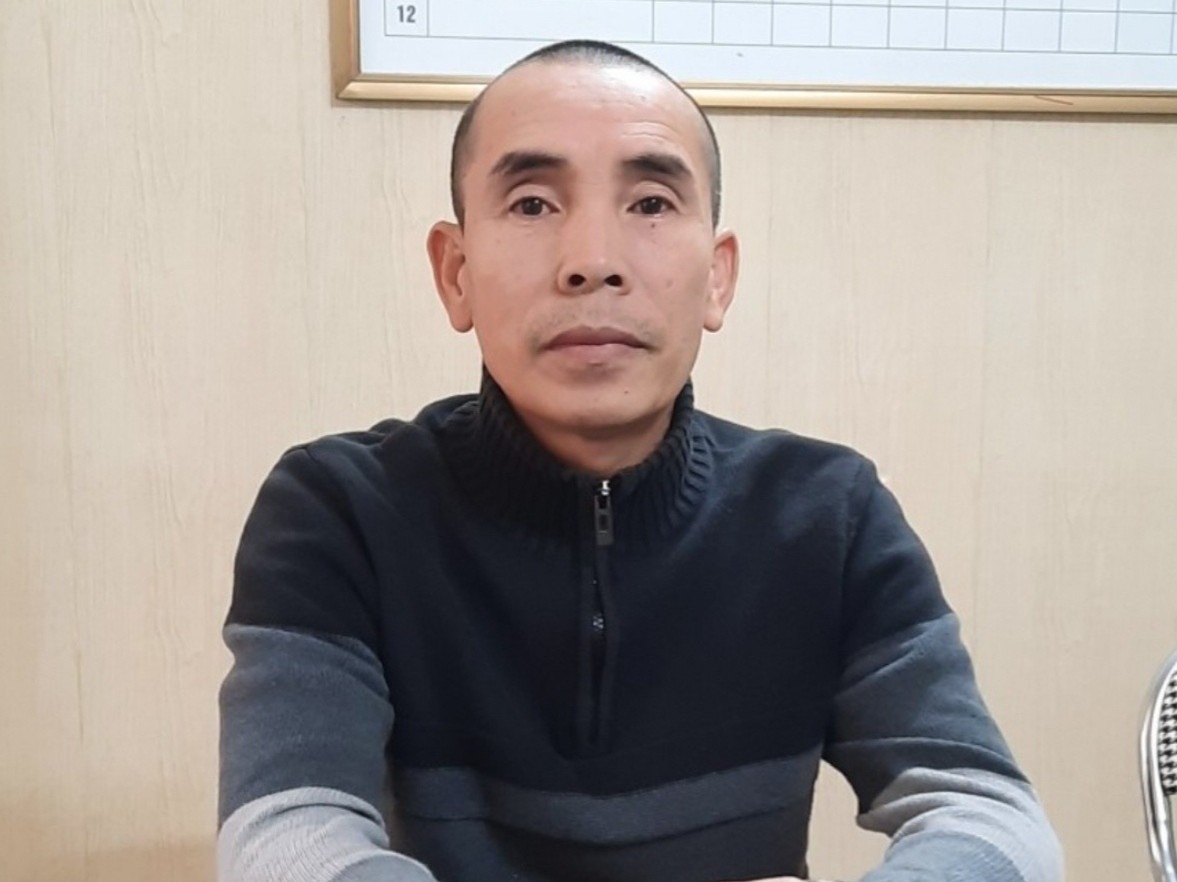 Nguoi dan ong bi bat giu sau 28 nam tron truy na hinh anh