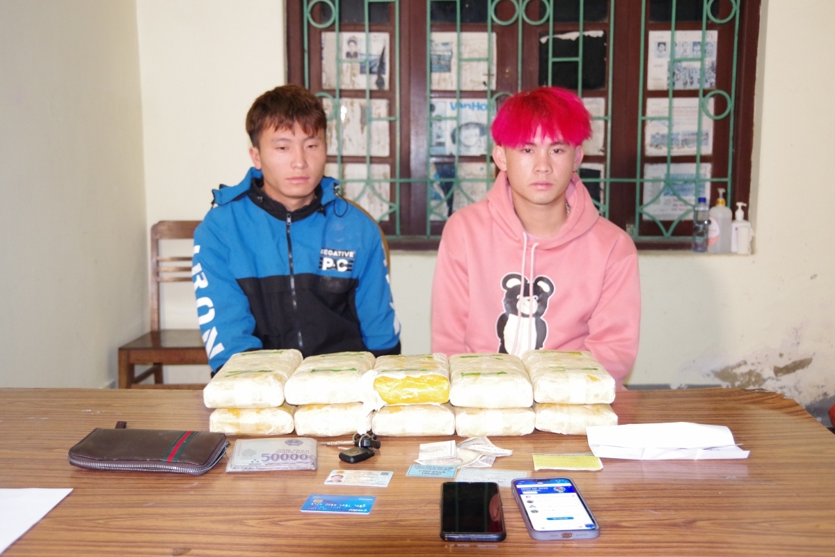 Van chuyen 60.000 vien ma tuy tong hop de lay 10 trieu tien cong hinh anh