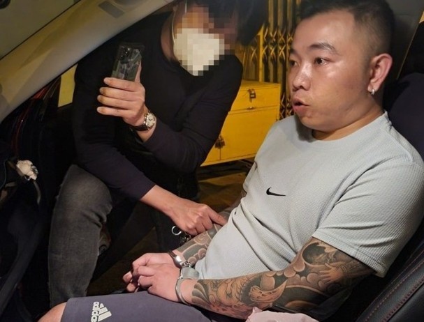 Dieu tra duong day mua ban ma tuy qua chuyen phat nhanh hinh anh