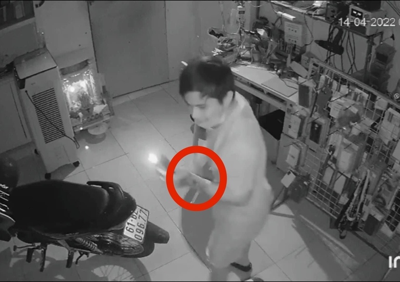 Bat giu nam thanh nien chuyen dot nhap cac cua hang lay nhieu tai san hinh anh