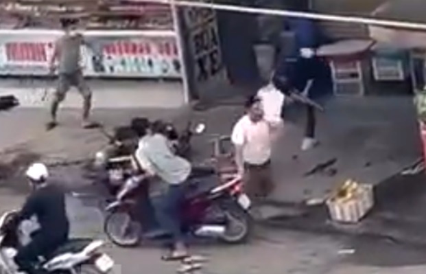 Hai nguoi bi chem thuong vong sau va cham giao thong hinh anh