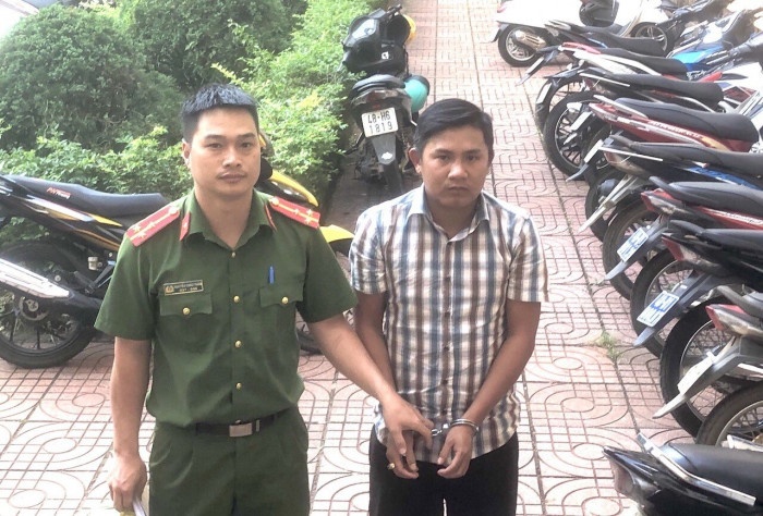 Mao danh can bo Cuc CSDT toi pham ve ma tuy de lua chay an hinh anh