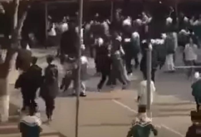 Cong an vao cuoc vu hoc sinh danh nhau o Yen Bai hinh anh