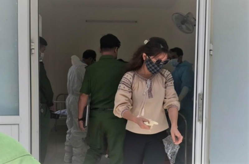 Cu ba tu vong khi truyen nuoc o phong kham tu hinh anh