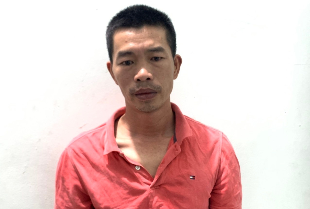 Tam giu nguoi dan ong dam tu vong ban nhau hinh anh