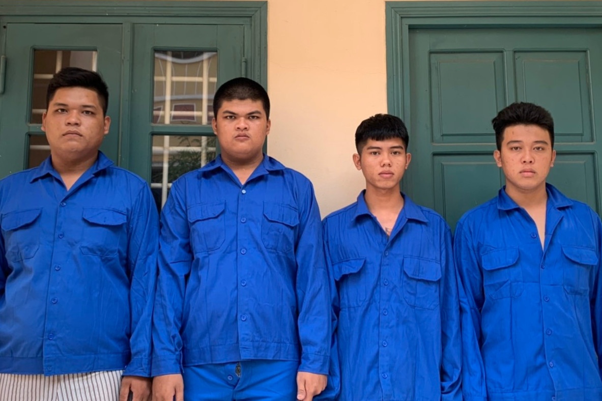 Tam giu nhom thanh nien chem nguoi vi bi nhac nho net po xe hinh anh