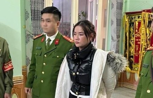 chiếm đoạt tiền tỷ ảnh 1 chiem doat tien ty anh 1