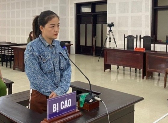 Mat 2 ty dong vi nho nguoi khac chuyen tien hinh anh