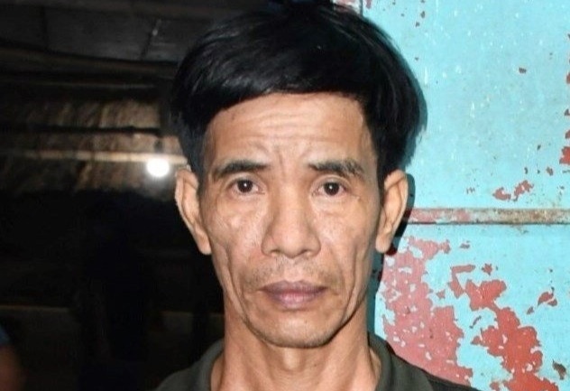 Bat tam giam chu quan ca phe cho nu tiep vien ban dam hinh anh