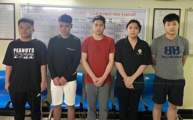 Lan theo dau vet nhom gia danh Techcombank cho vay lai suat thap hinh anh