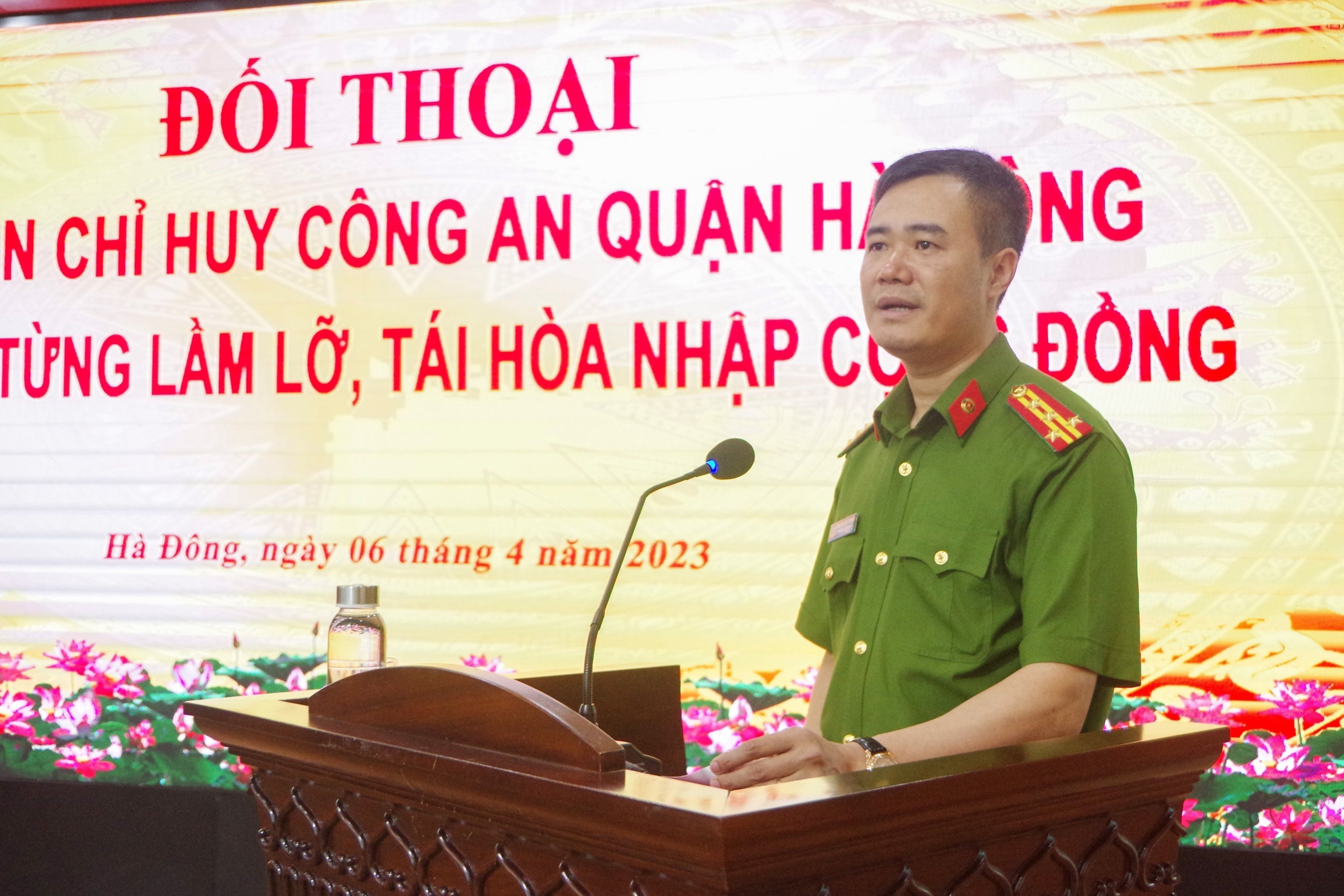 Vỏ tin PL ảnh 4 Vo tin PL anh 4