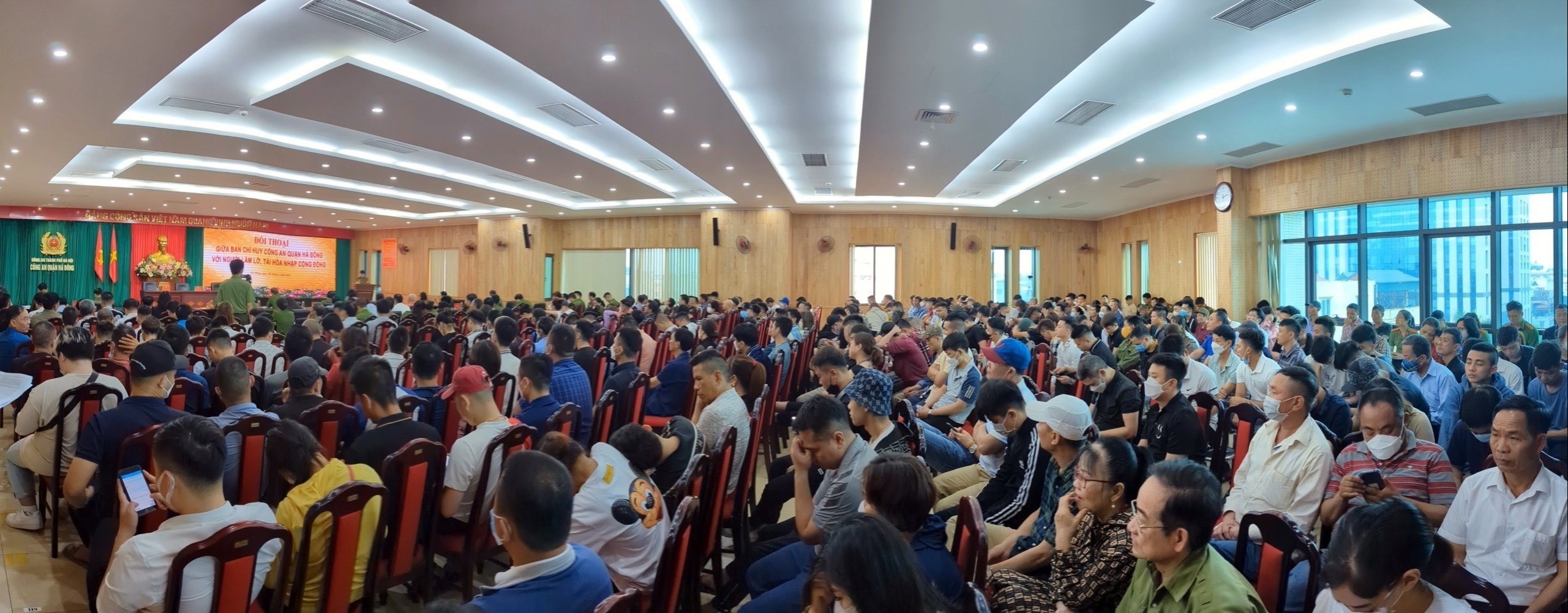 Vỏ tin PL ảnh 1 Vo tin PL anh 1
