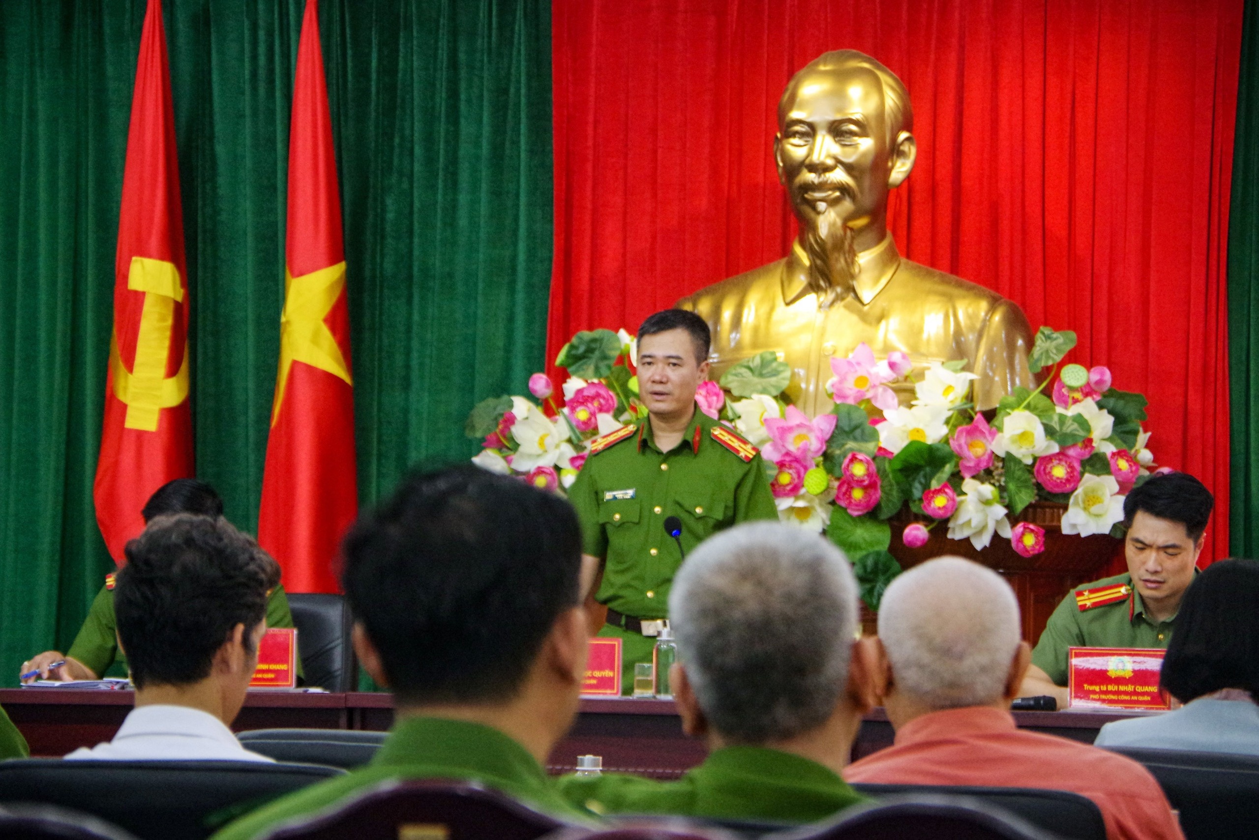 Vỏ tin PL ảnh 2 Vo tin PL anh 2