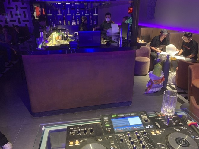 Bi an trong co so kinh doanh DB Lounge hinh anh