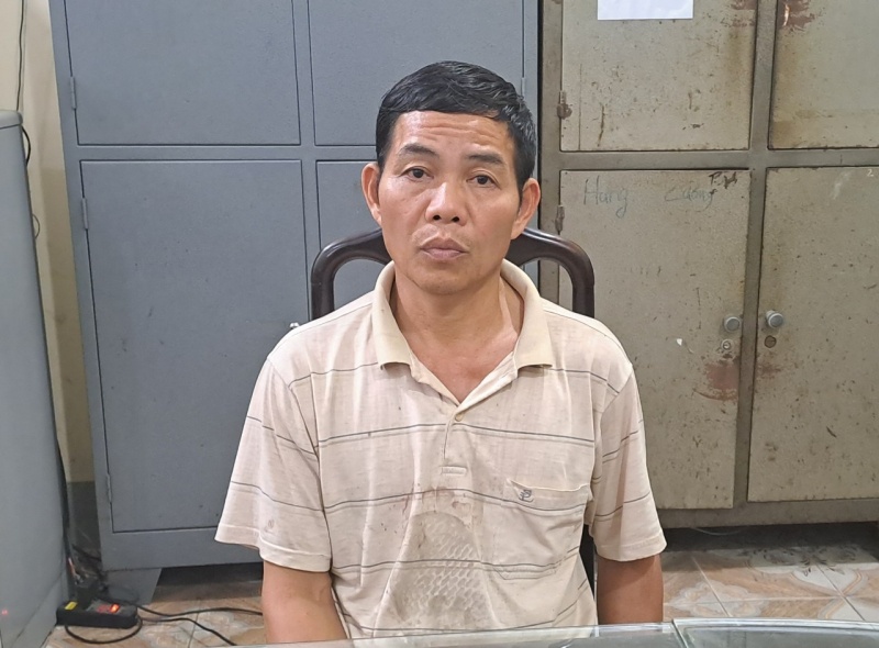 Sat hai hang xom vi loi keo vo minh di an choi, hat ho hinh anh