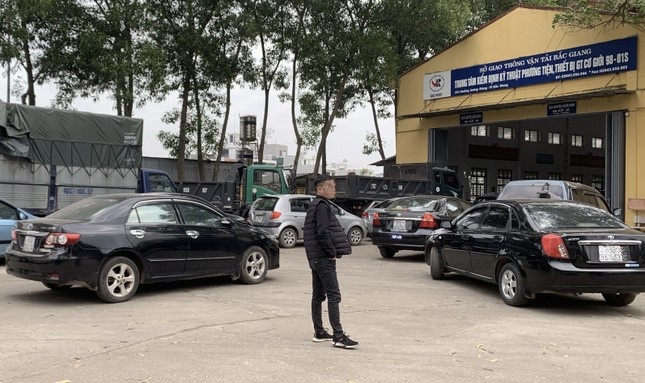 Khoi to nguyen giam doc trung tam dang kiem o Bac Giang hinh anh