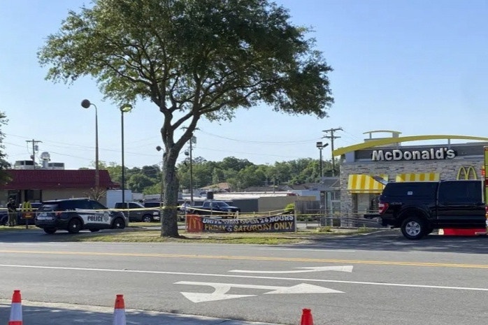 Nguoi dan ong o My ban me va ba ngoai roi sau do tu sat hinh anh