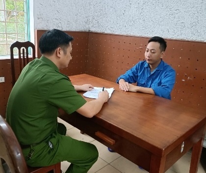 chiếm đoạt tiền ảnh 1 chiem doat tien anh 1
