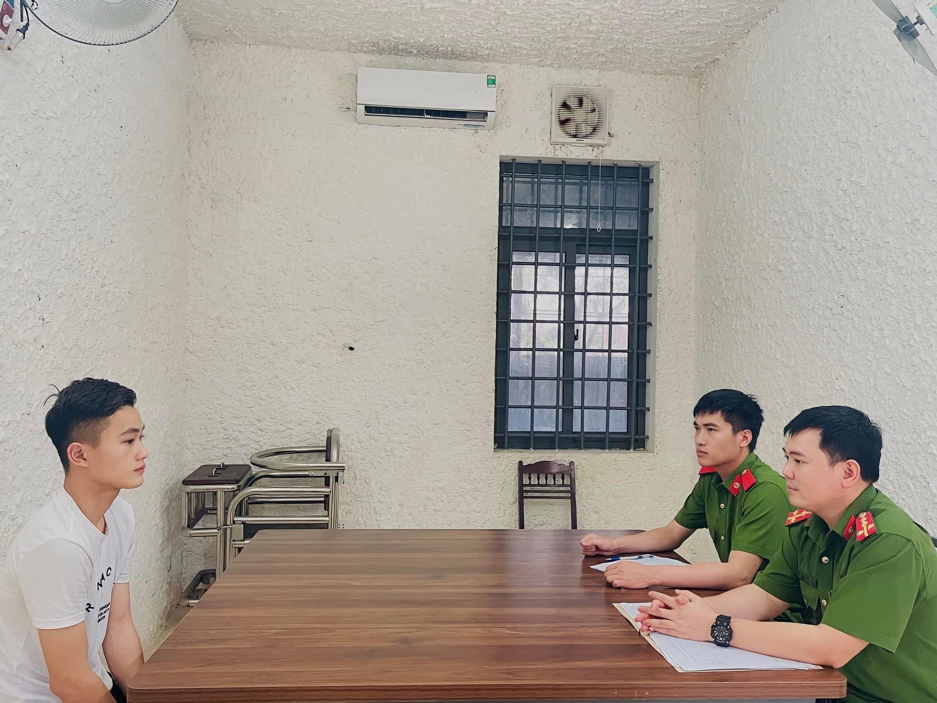 Vỏ tin PL  ảnh 1 Vo tin PL anh 1
