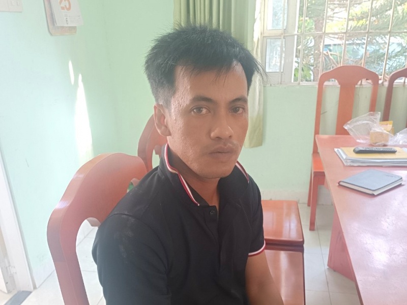 Bi em sat hai vi hat karaoke gay on ao hinh anh