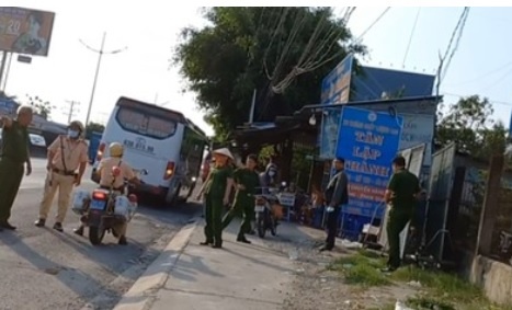 Tai xe bi danh hoi dong, chong tra lam mot nguoi tu vong hinh anh