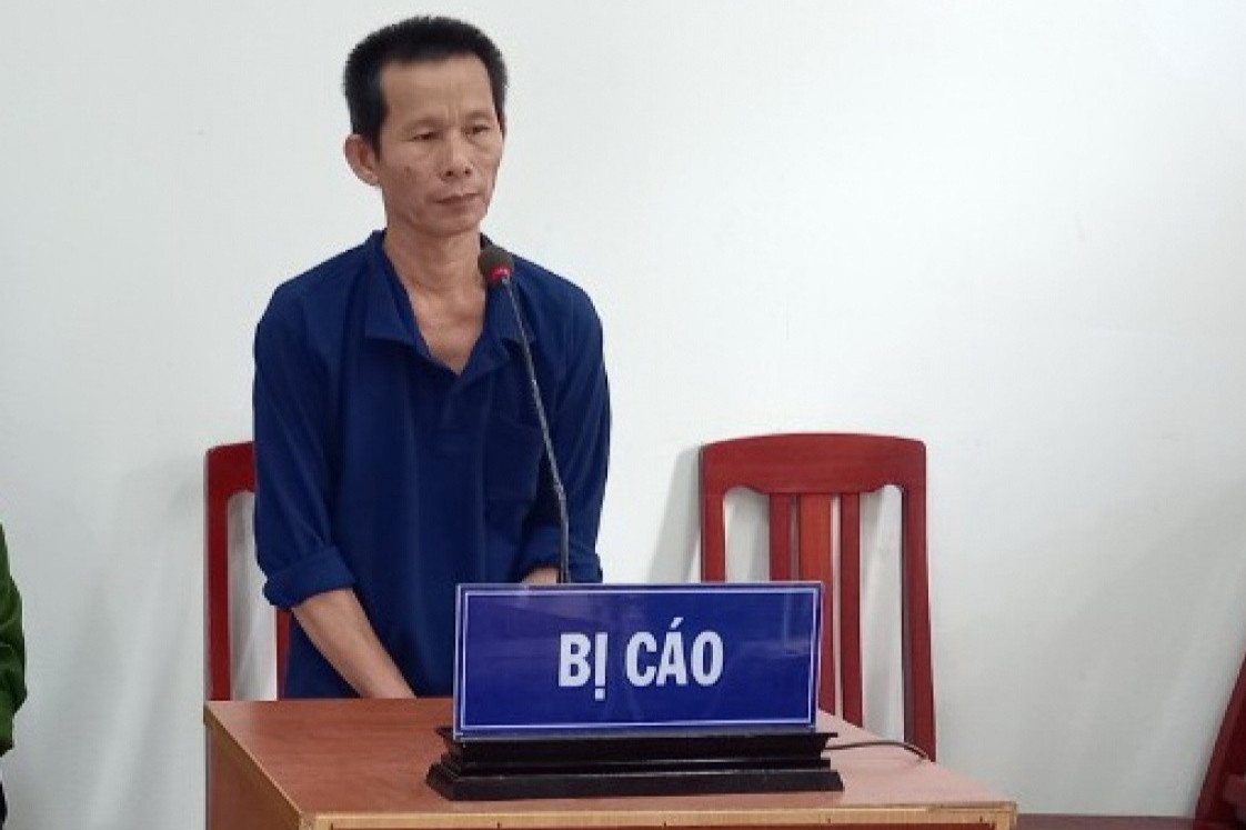 Linh an tu chung than vi chem vo roi bo di an nhau hinh anh