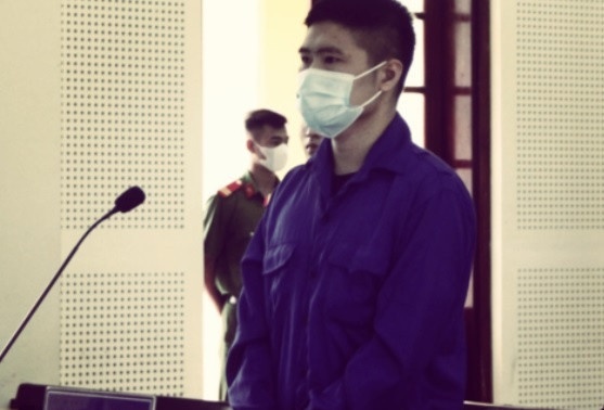 Treo cay dot nhap vao nha dan trom hon nua ty dong, lanh an 8 nam tu hinh anh