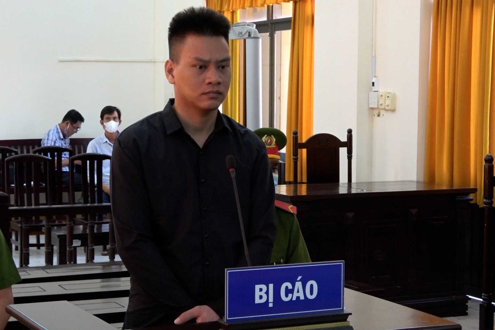 Dung sung uy hiep me de ep vo quay ve hinh anh