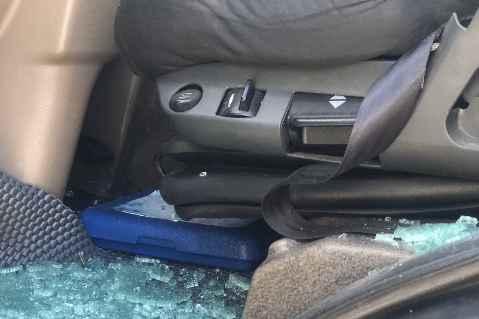 danh tai xe xe bon anh 2