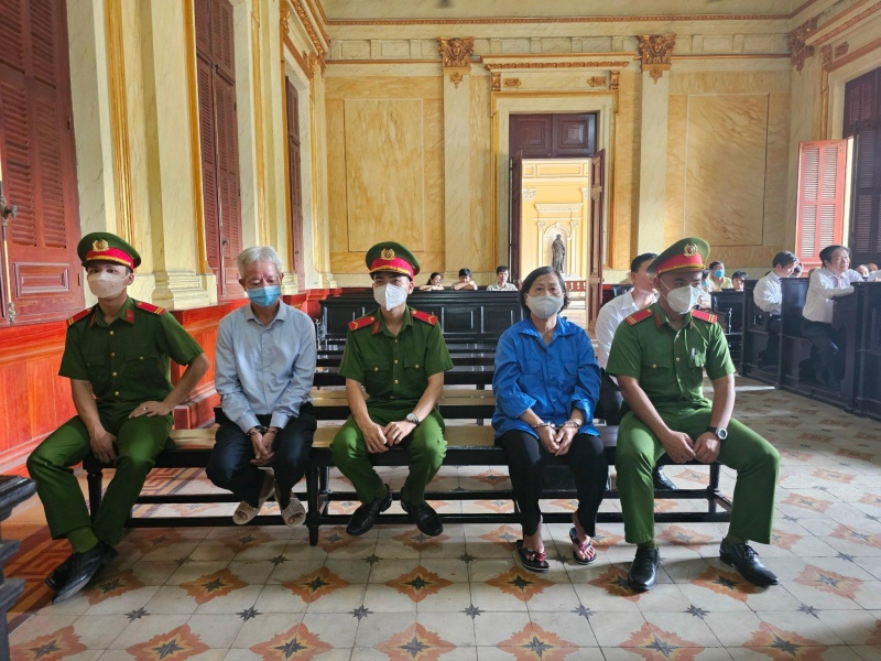 chiem doat tien ty anh 1