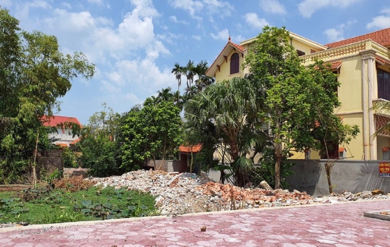 Nguyen pho chu tich huyen Thuy Nguyen bi khoi to hinh anh