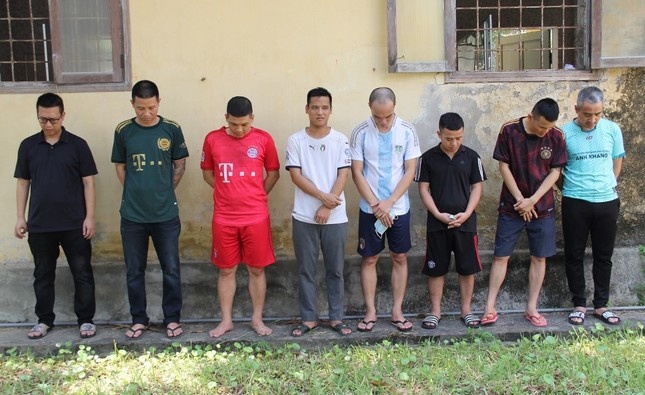 Pha o nhom ca do bong da hon 20 ty dong hinh anh