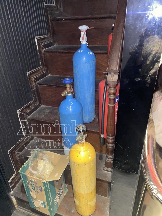 quan bar Paradis anh 1